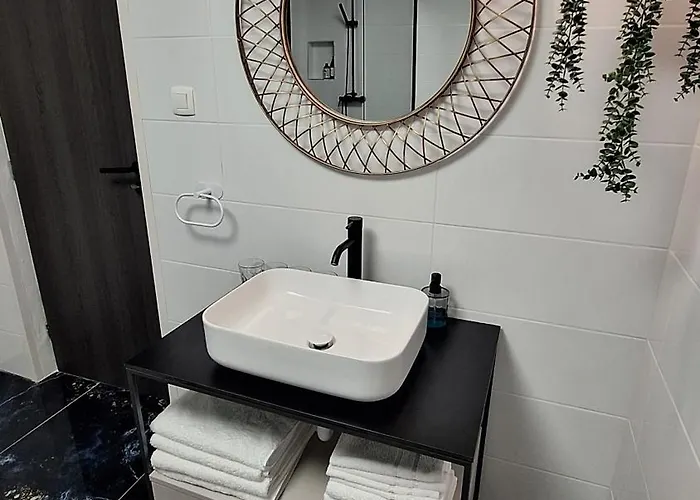 Crossroads Hideaway Brod na Kupi