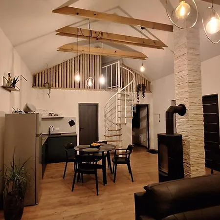 Crossroads Hideaway *