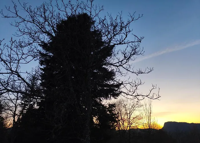 Crossroads Hideaway Brod na Kupi