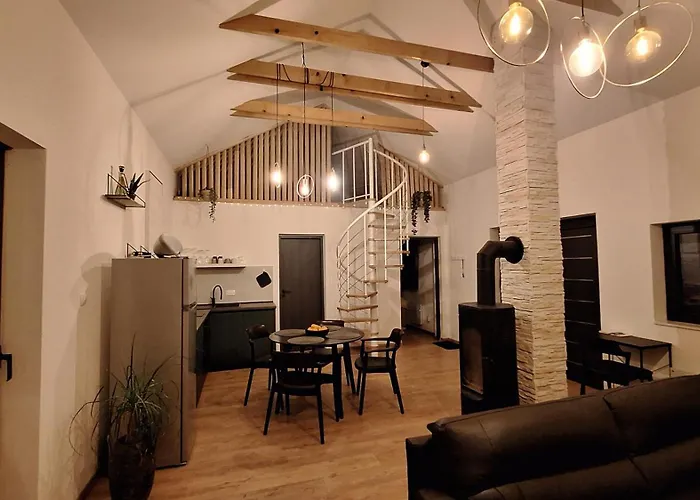 Crossroads Hideaway *