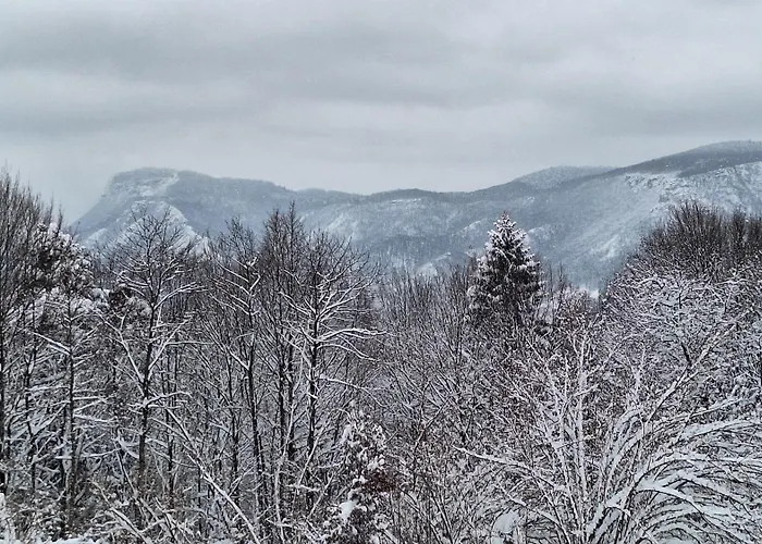 Crossroads Hideaway *